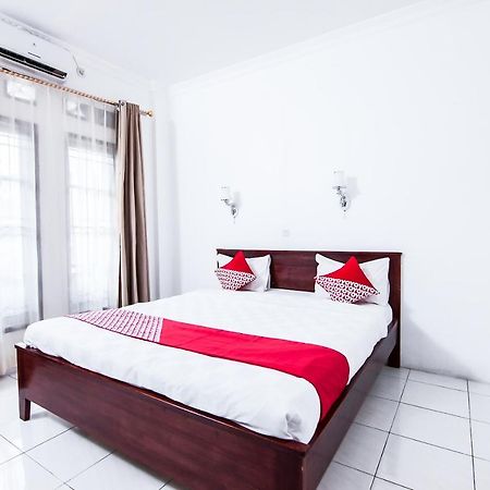 Oyo 796 Penginapan Fergael Pematangsiantar Extérieur photo