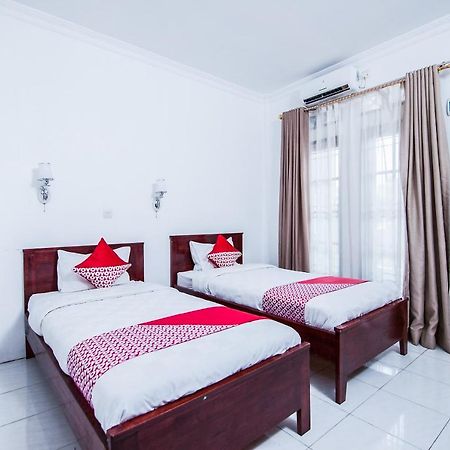 Oyo 796 Penginapan Fergael Pematangsiantar Extérieur photo