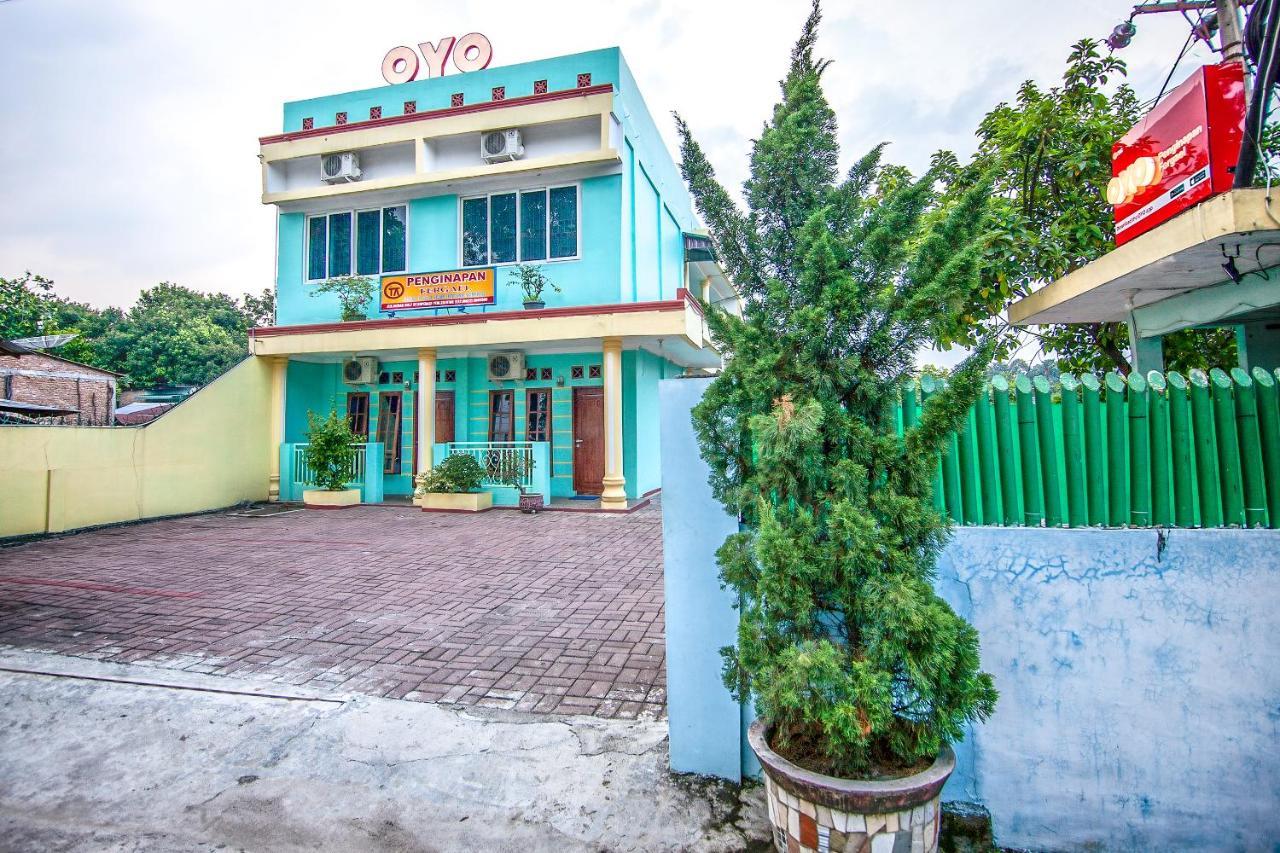 Oyo 796 Penginapan Fergael Pematangsiantar Extérieur photo